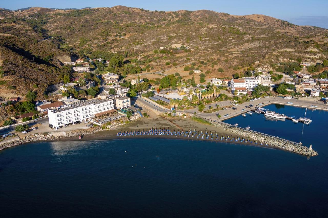Tylos Beach Hotel カト・ピルゴス エクステリア 写真