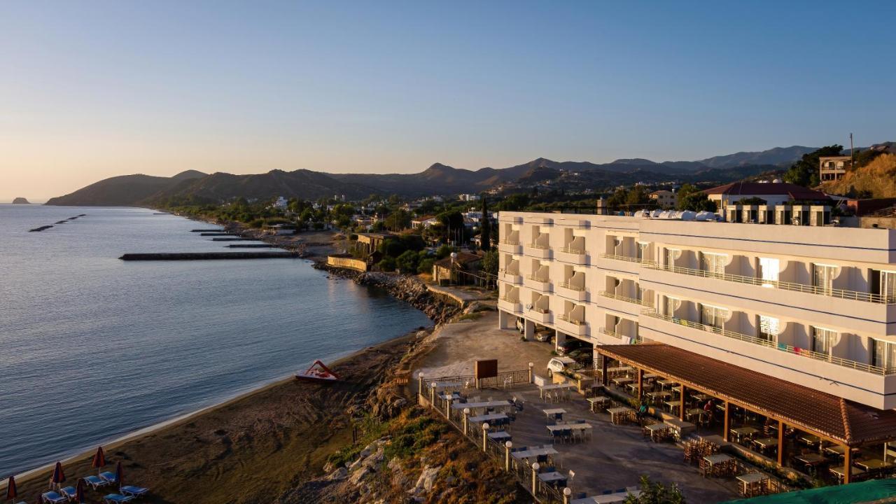 Tylos Beach Hotel カト・ピルゴス エクステリア 写真