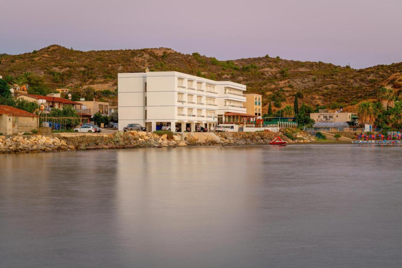 Tylos Beach Hotel カト・ピルゴス エクステリア 写真