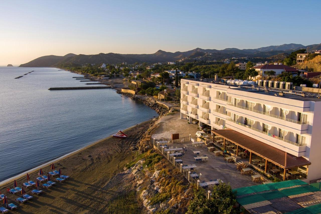 Tylos Beach Hotel カト・ピルゴス エクステリア 写真